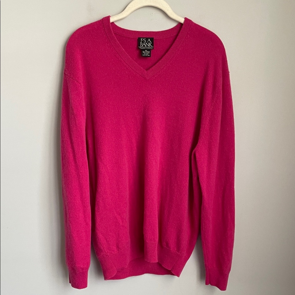 Jos A. Bank Traveler’s Collection Men's V-Neck Bright Pink Sweater Size XL